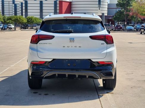 Used 2024 Buick Encore GX Sport Touring w/ Advanced Technology Package FWD image 6