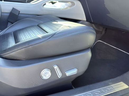 Used 2024 Lincoln Nautilus Reserve image 25