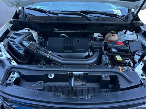 Used 2022 GMC Acadia SLT w/ Elevation Edition image 26