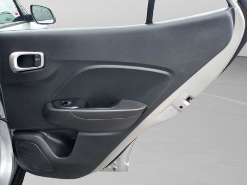 Used 2022 Hyundai Venue SEL w/ Cargo Package image 34