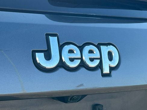 Used 2021 Jeep Grand Cherokee Limited w/ Luxury Group II image 47