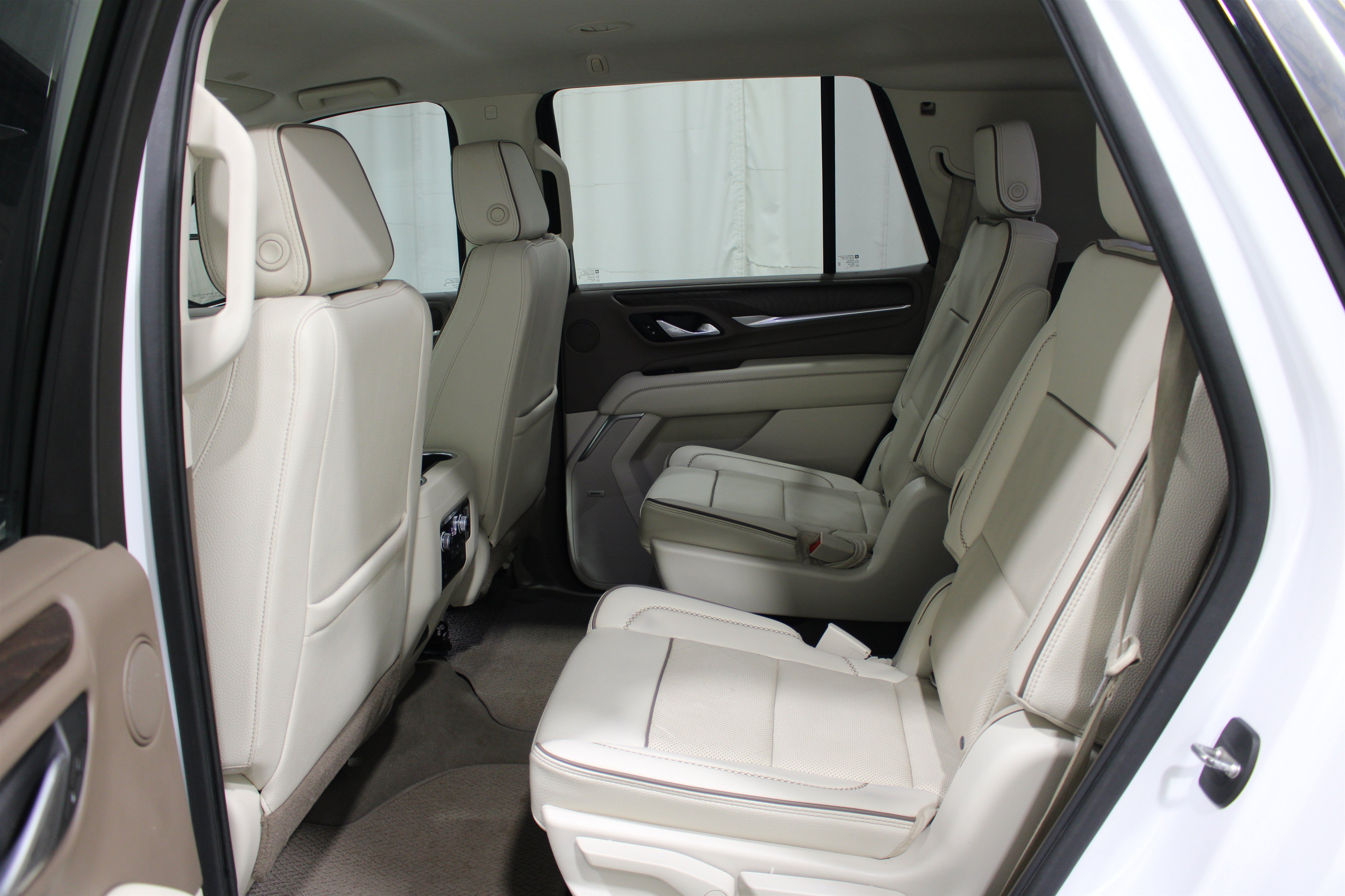 Used 2021 GMC Yukon Denali w/ Advanced Technology Package AWD/4WD image 20
