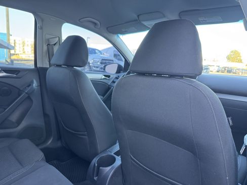 Used 2012 Volkswagen Golf 2.5L image 17
