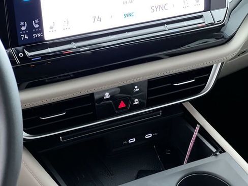 Used 2025 Volkswagen Atlas SE image 20