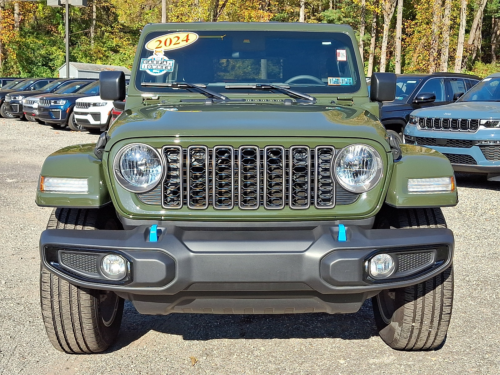 Used 2024 Jeep Wrangler Unlimited w/ Convenience Group AWD/4WD image 2