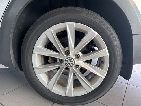 Used 2017 Volkswagen Golf Alltrack SE image 11