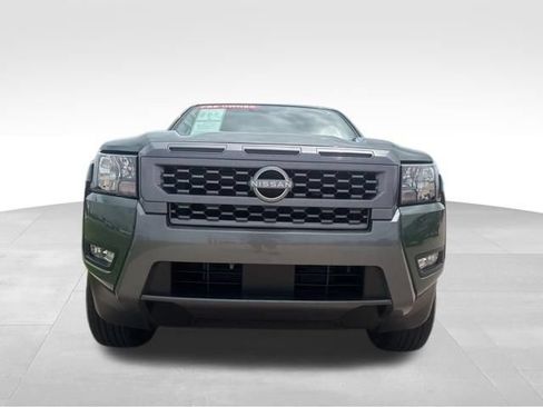 Used 2025 Nissan Frontier SV w/ SV Convenience Package RWD image 4