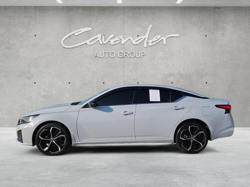 Used 2023 Nissan Altima 2.5 SR AWD/4WD image 13