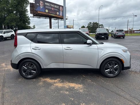 Used 2021 Kia Soul S FWD image 5
