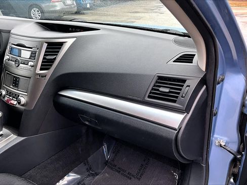 Used 2011 Subaru Outback 2.5i Premium w/ All-Weather Pkg image 18