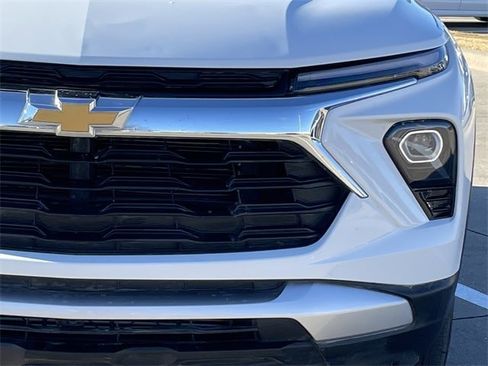 Used 2025 Chevrolet TrailBlazer LT image 9