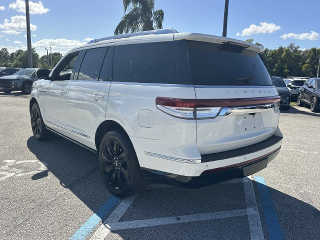 Used 2023 Lincoln Navigator Reserve AWD/4WD image 8