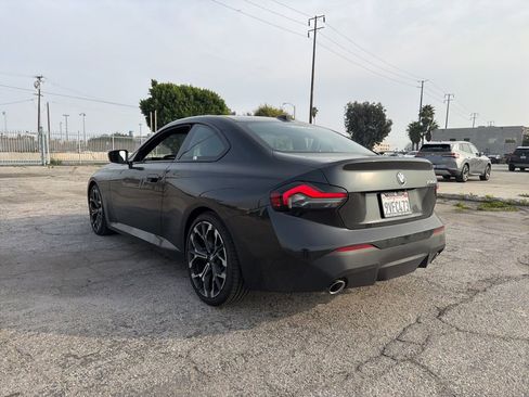 Used 2025 BMW 230i Coupe w/ Premium Package image 3