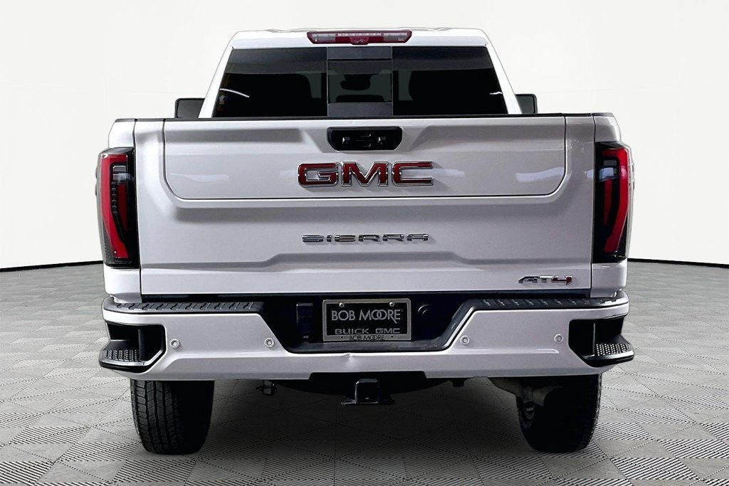 Used 2024 GMC Sierra 2500 AT4 w/ Technology Package AWD/4WD image 5