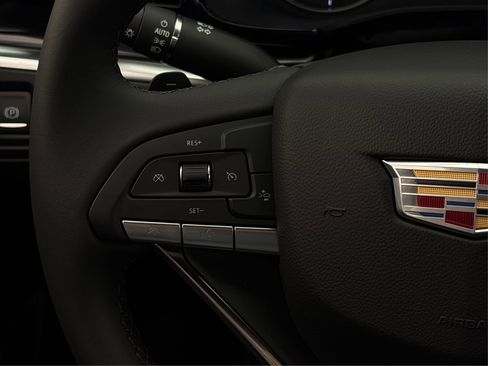 New 2025 Cadillac XT6 Luxury image 28