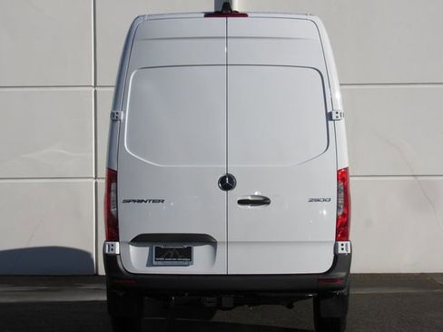 Used 2025 Mercedes-Benz Sprinter 2500 image 7