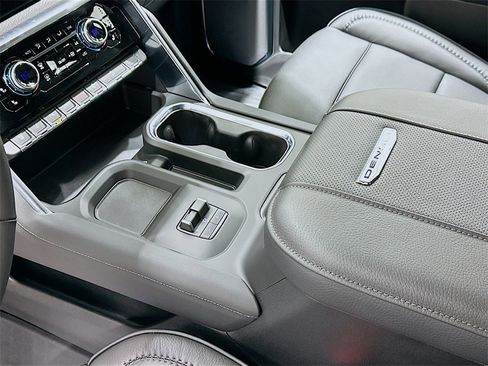 New 2026 GMC Sierra 2500 Denali w/ Denali Reserve Package image 17