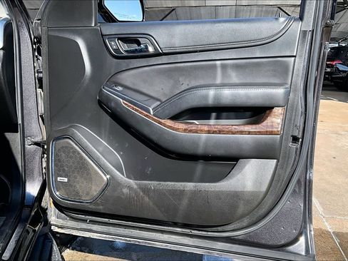 Used 2018 Chevrolet Suburban LT image 24
