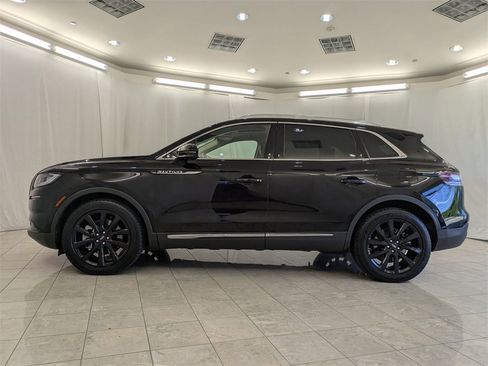 Used 2021 Lincoln Nautilus Reserve w/ Monochromatic Package image 5