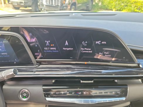 Used 2021 Cadillac Escalade Sport w/ Driver Assist Tech Package image 23