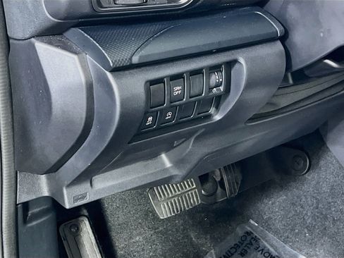 Used 2023 Subaru Forester AWD/4WD image 10