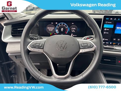 Used 2025 Volkswagen Tiguan SE AWD/4WD image 15
