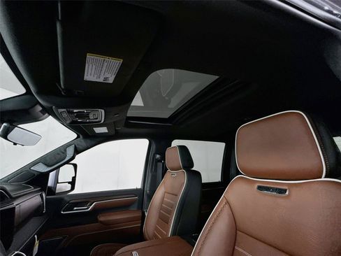 New 2026 GMC Sierra 3500 Denali Ultimate AWD/4WD image 17