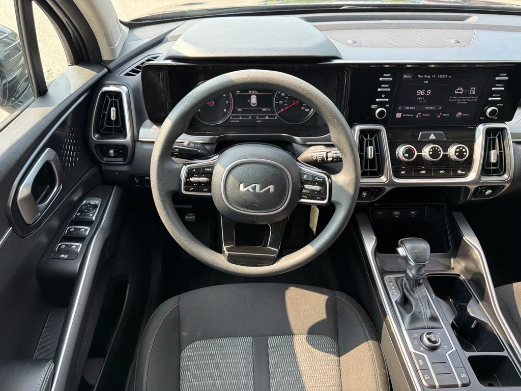Certified 2023 Kia Sorento LX AWD/4WD image 23
