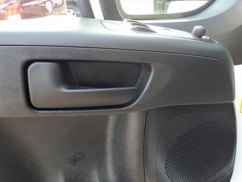 Used 2025 RAM ProMaster 2500 w/ Convenience Group image 4