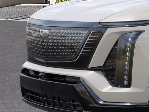 New 2027 Cadillac Vistiq Sport w/ LPO, Floor Liner Package AWD/4WD image 13
