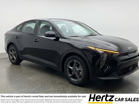 Used 2025 Kia K4 LXS image 1