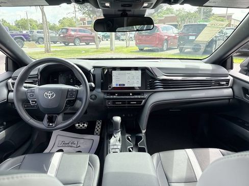 Used 2025 Toyota Camry SE FWD image 27