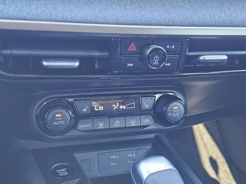 Used 2026 Nissan Kicks SV w/ SV Premium Package image 13