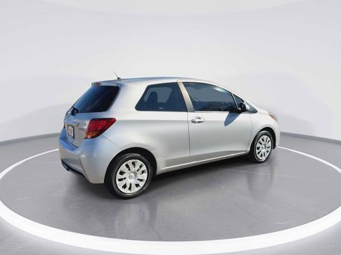 Used 2015 Toyota Yaris L image 8