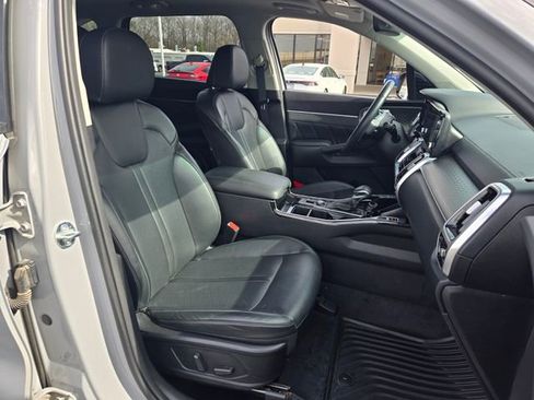 Used 2023 Kia Sorento SX image 19