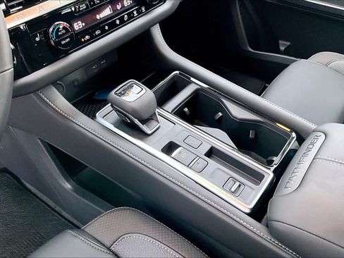 New 2026 Nissan Pathfinder SL w/ SL Premium Package FWD image 7