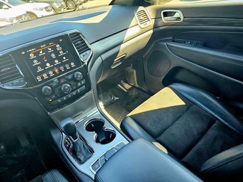 Used 2022 Jeep Grand Cherokee Laredo X AWD/4WD image 31