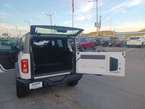 New 2025 Ford Bronco 4-Door image 14