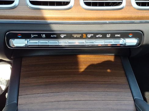Certified 2025 Mercedes-Benz GLE 350 4MATIC image 19