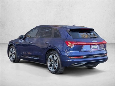Used 2022 Audi e-tron Premium w/ Convenience Plus Package AWD/4WD image 8