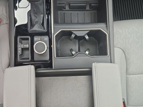 Used 2025 Toyota Tundra Limited image 25