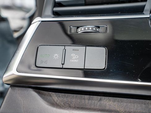 Used 2023 Audi Q8 Premium Plus w/ Premium Plus Package image 37