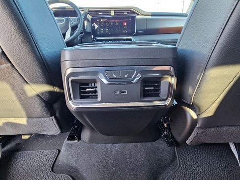 New 2026 GMC Sierra 2500 Denali w/ Denali Reserve Package image 23