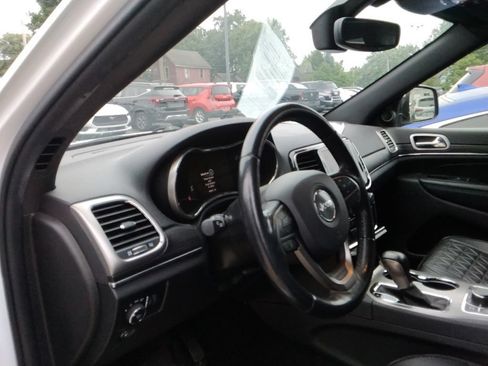 Used 2021 Jeep Grand Cherokee Limited AWD/4WD image 11