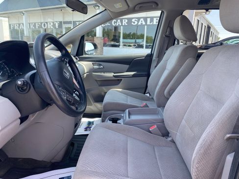 Used 2016 Honda Odyssey SE image 10