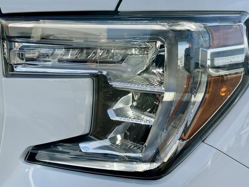 Used 2020 GMC Sierra 1500 AT4 w/ AT4 Premium Package image 10