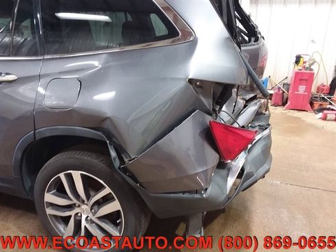 Used 2017 Honda Pilot Touring image 17