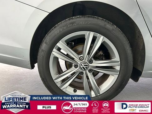 Used 2024 Volkswagen Jetta SE image 9