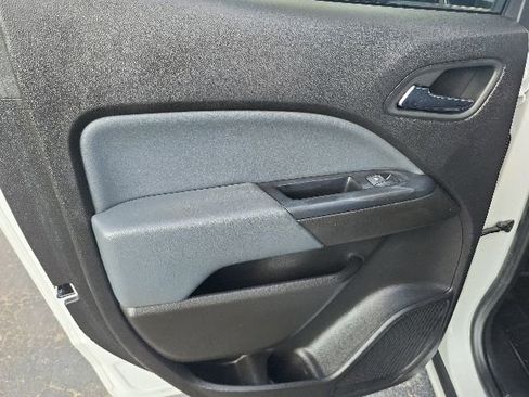 Used 2019 Chevrolet Colorado Z71 AWD/4WD image 18
