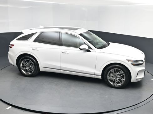 Used 2024 Genesis GV70 2.5T w/ Select Package image 7